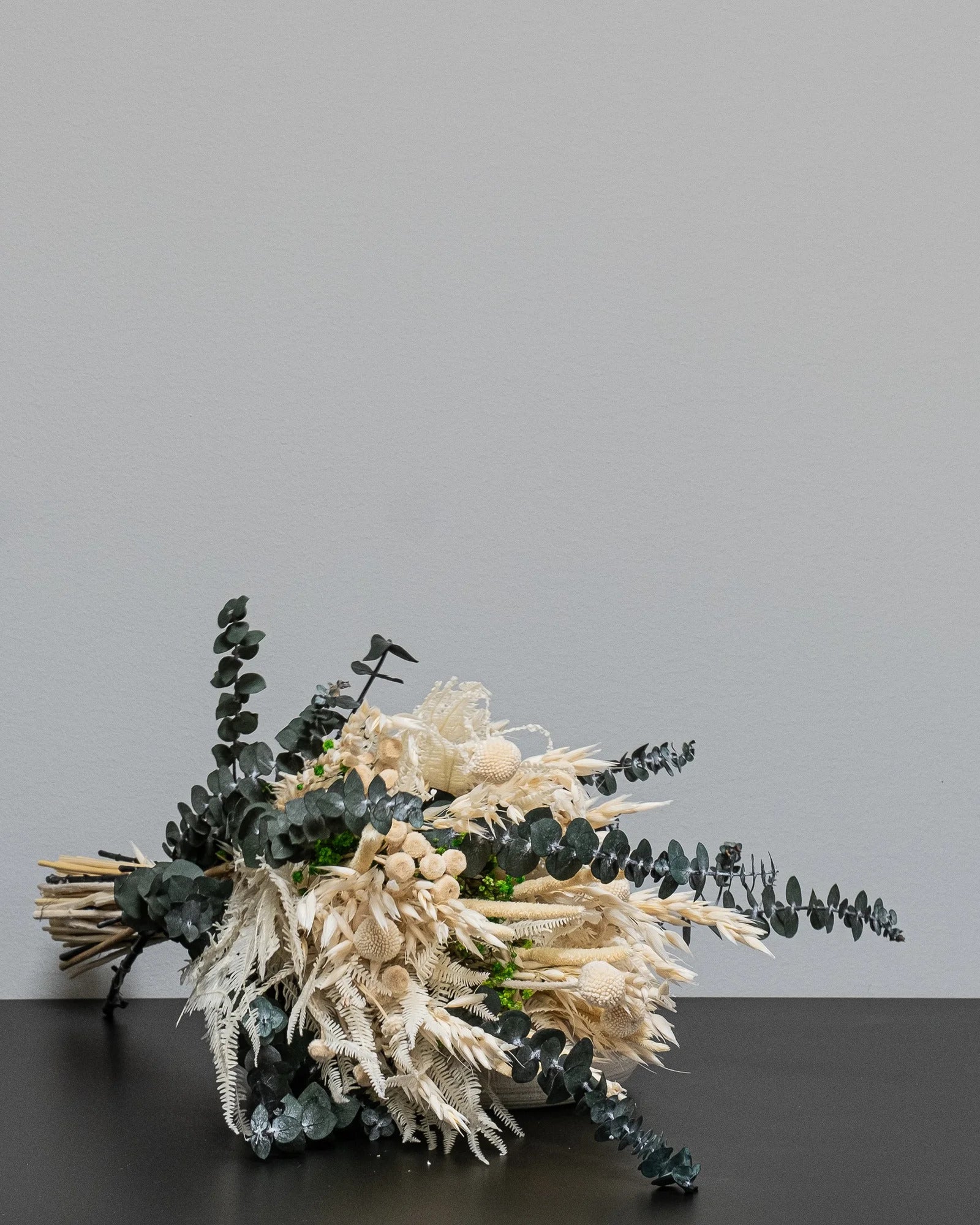 Elegant brudbukett Boho Elegans med långvarigt blomsteruttryck