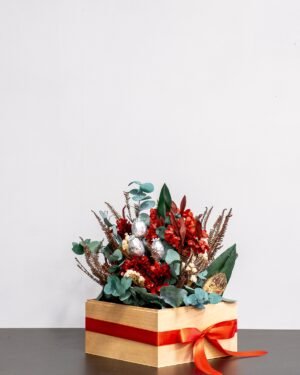 Röd Elegans Blomsterbox – Vintergrön