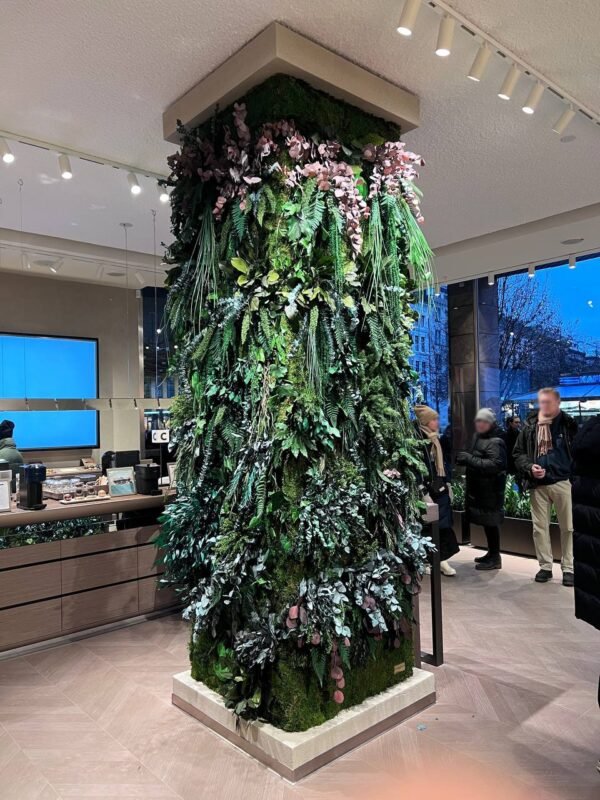Växtvägg Nespresso butiken - Hamngatan Stockholm 2022 12 15 13.32.31