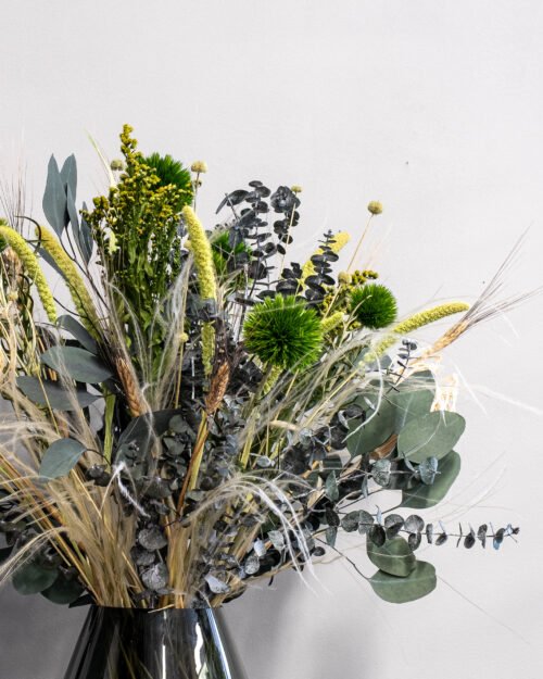 Forever Flora 28 Alternative view of Skogsglänta – Bukett med gröna bollar i naturliga nyanser